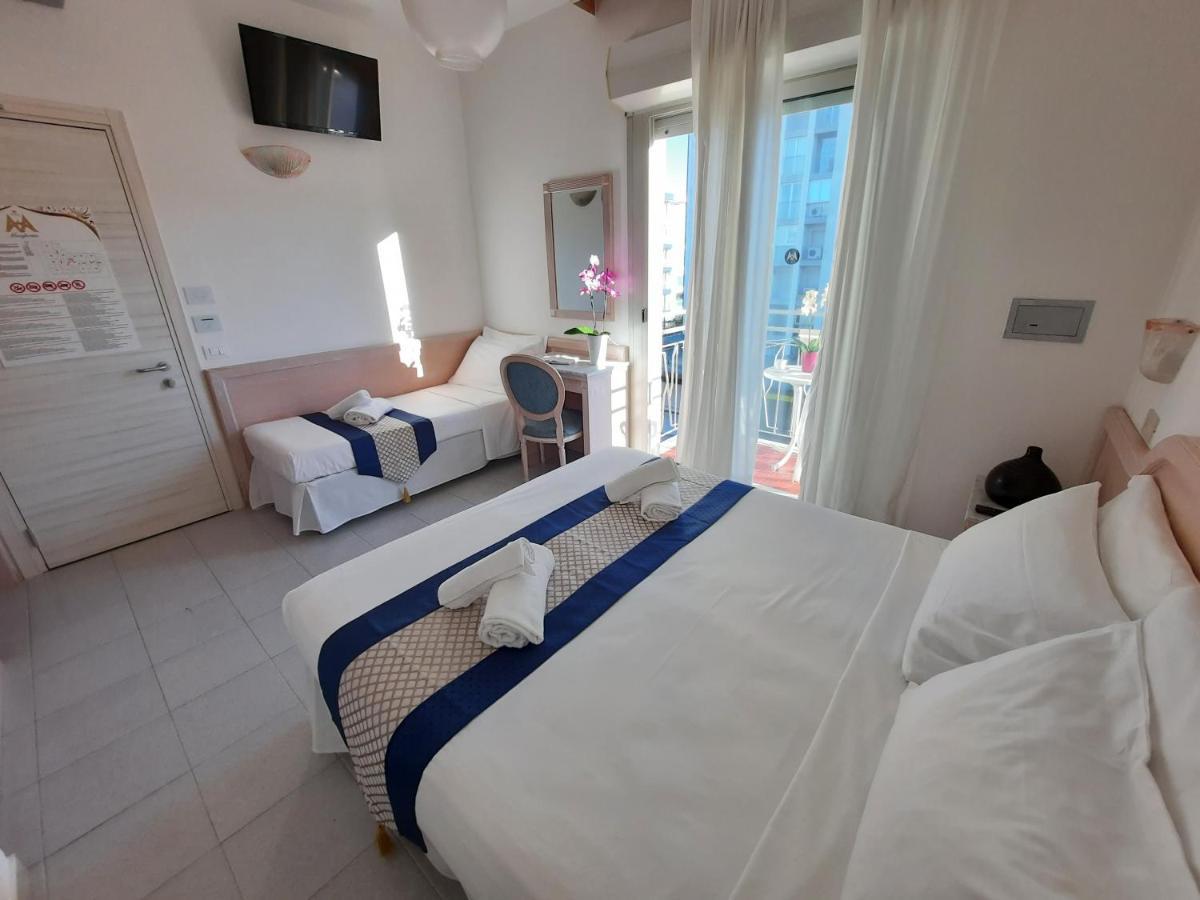 Hotel Margherita ลิโดดิเยโซโล ภายนอก รูปภาพ