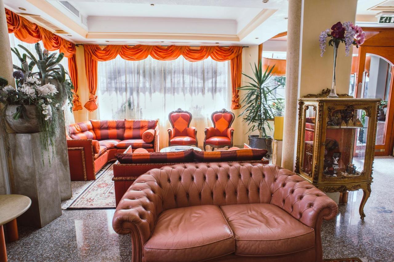 Hotel Margherita ลิโดดิเยโซโล ภายนอก รูปภาพ