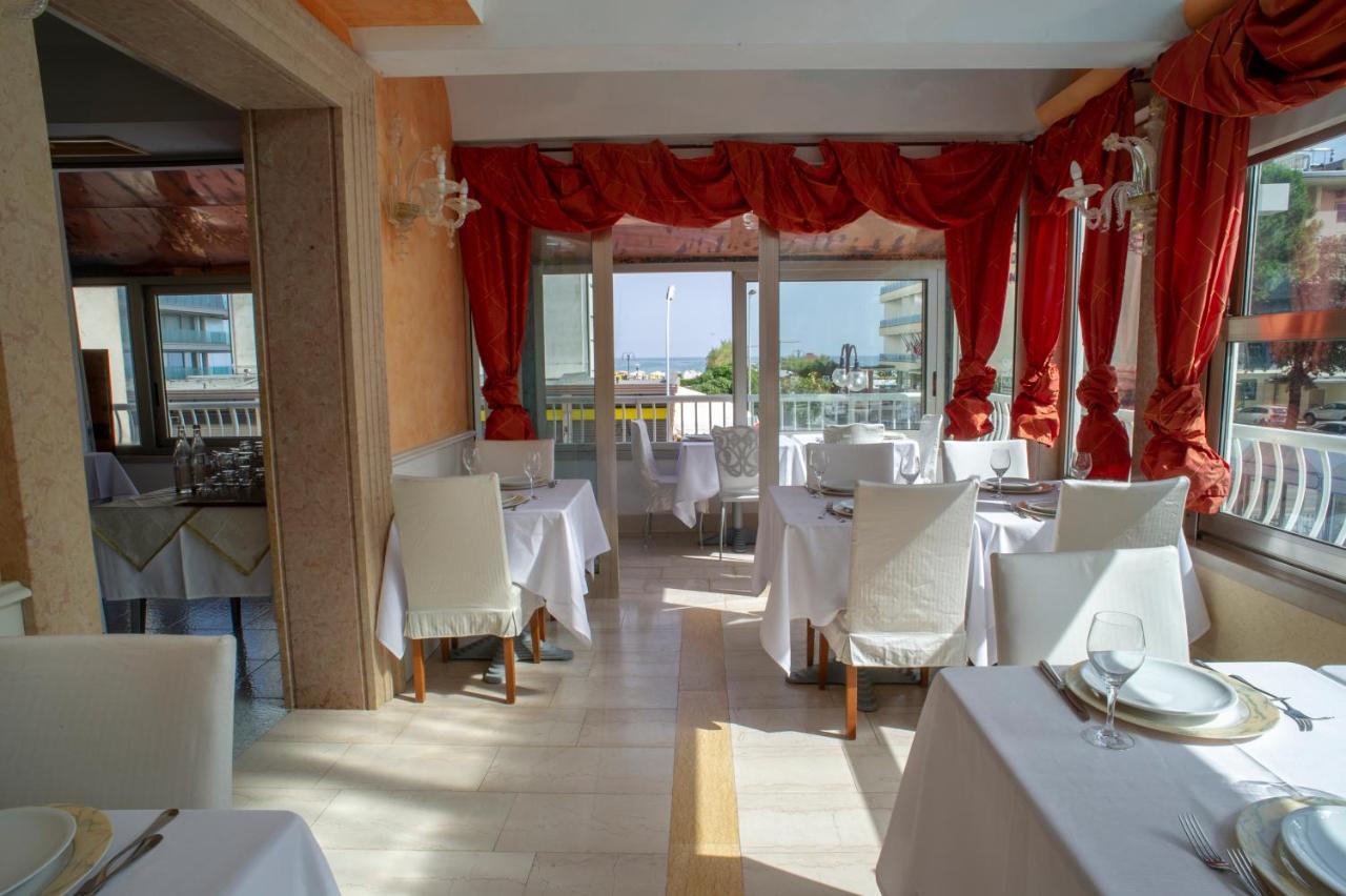 Hotel Margherita ลิโดดิเยโซโล ภายนอก รูปภาพ