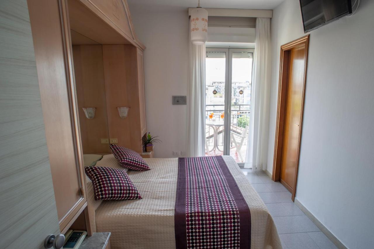 Hotel Margherita ลิโดดิเยโซโล ภายนอก รูปภาพ
