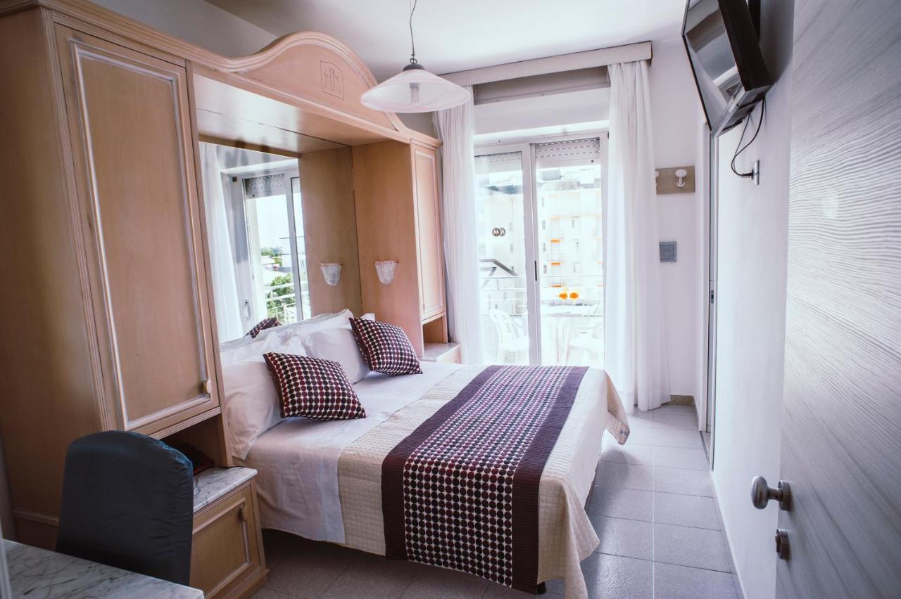 Hotel Margherita ลิโดดิเยโซโล ภายนอก รูปภาพ