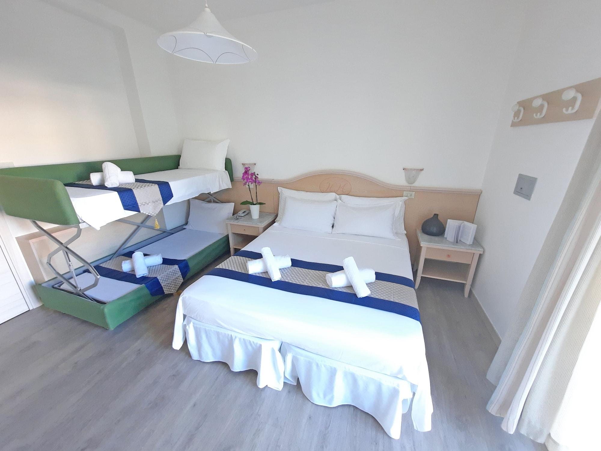 Hotel Margherita ลิโดดิเยโซโล ภายนอก รูปภาพ