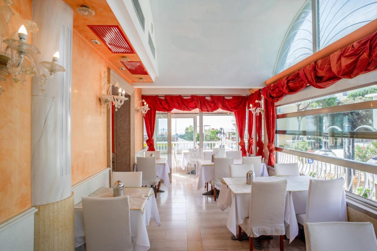 Hotel Margherita ลิโดดิเยโซโล ภายนอก รูปภาพ