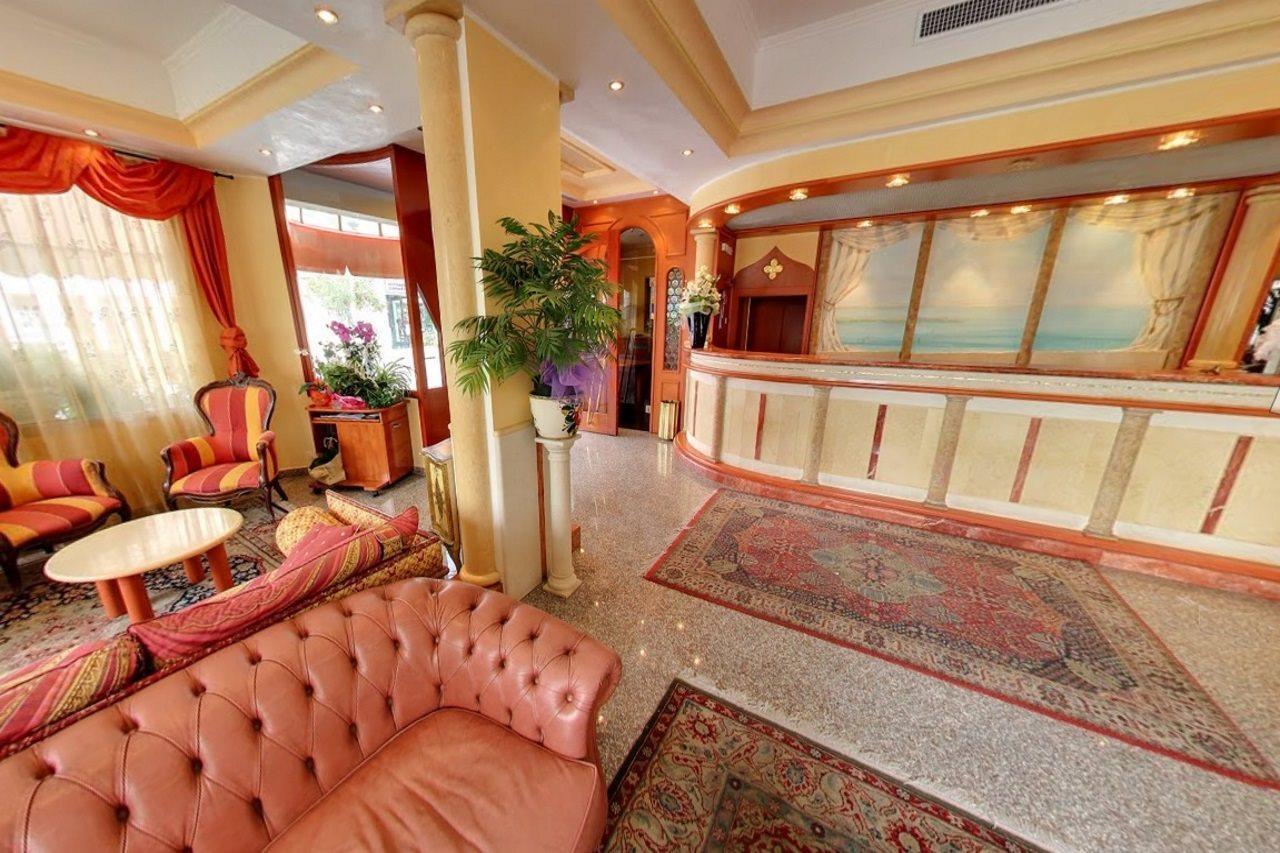 Hotel Margherita ลิโดดิเยโซโล ภายนอก รูปภาพ